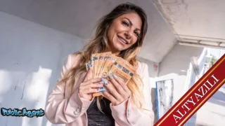 Temizlik Hastası Kadın Kocasını Evsiz Adamla Aldatıyor JAV